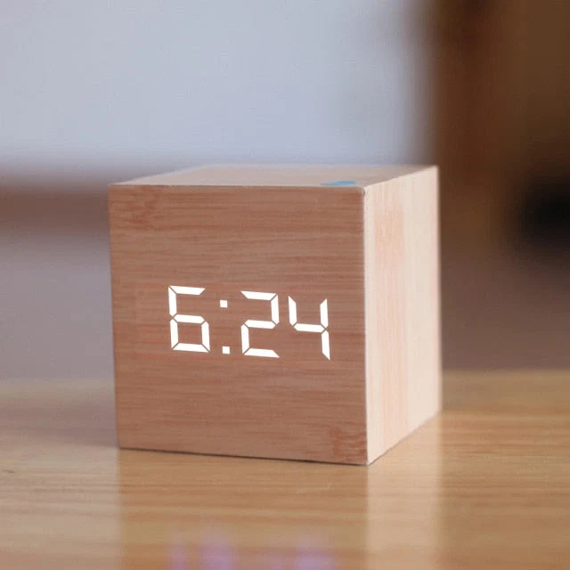digital-led-alarm-clock-temperature-display-black-41193591_5.jpg