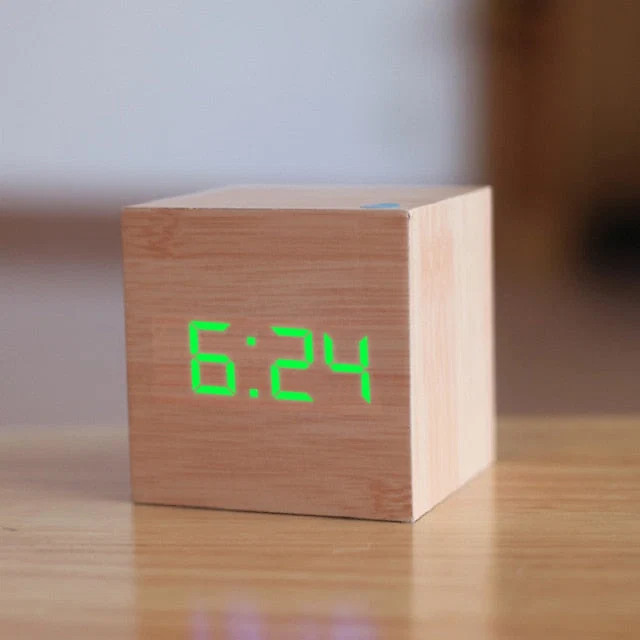 digital-led-alarm-clock-temperature-display-black-41193591_6.jpg